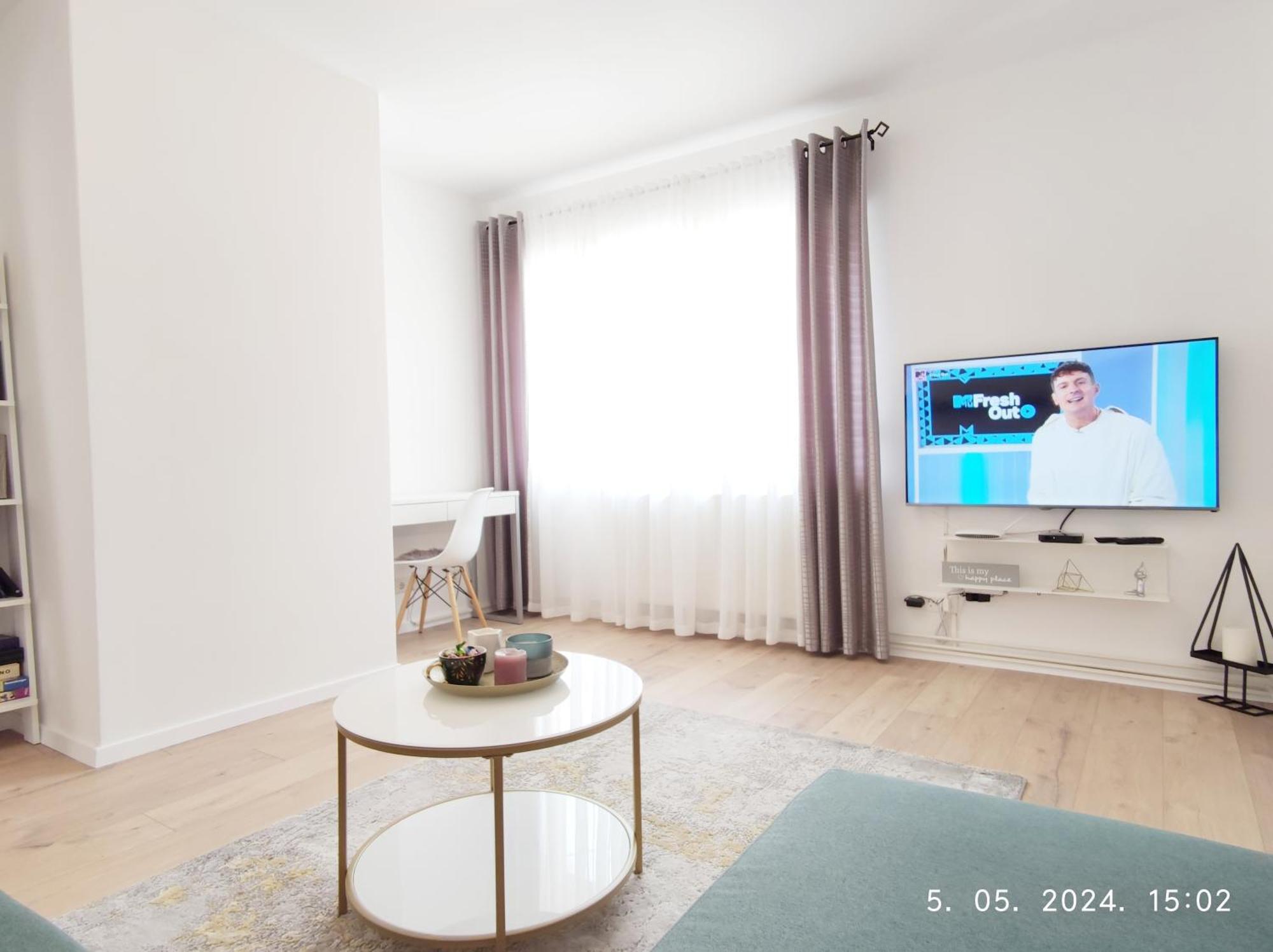 Lumani With Free Parking Apartment *